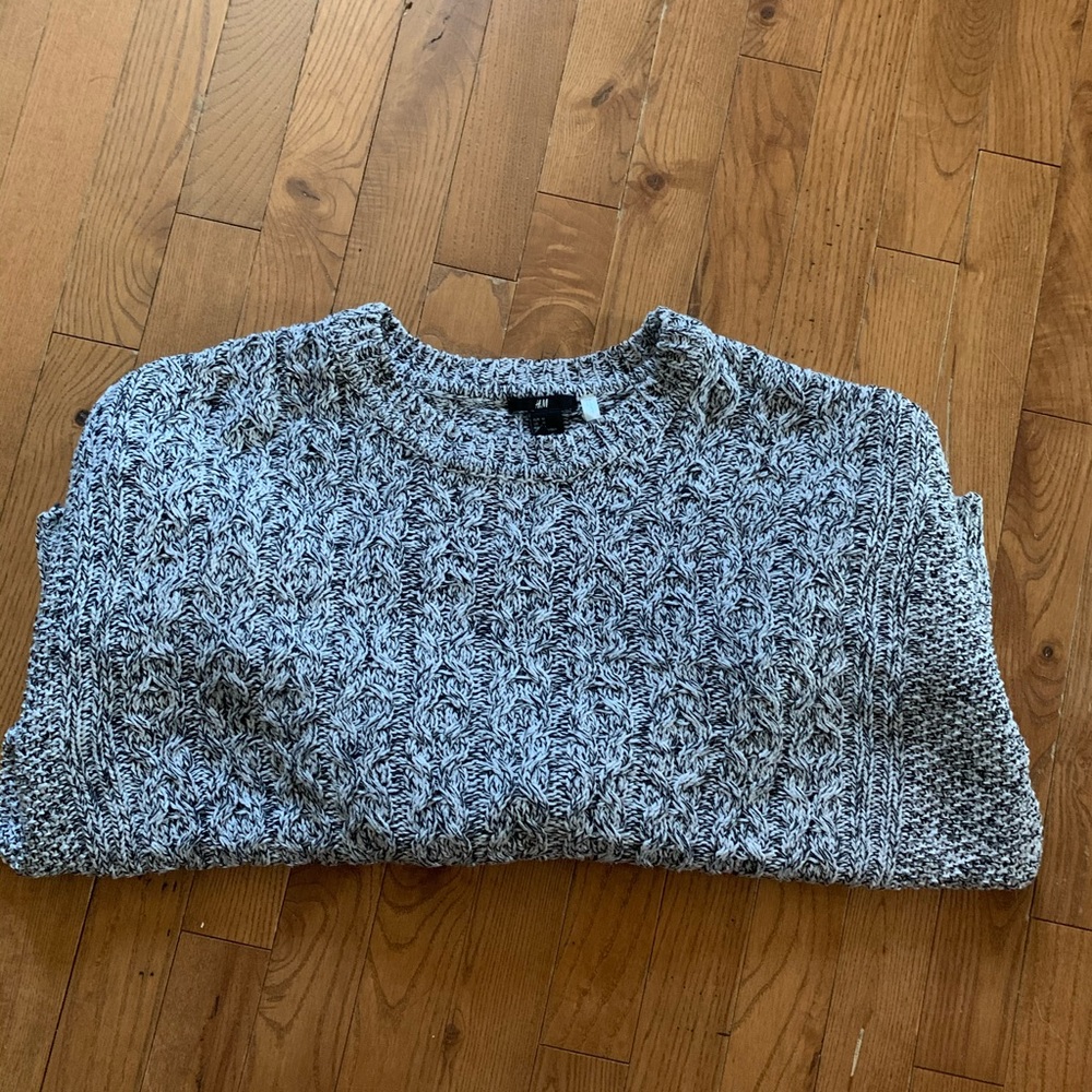 H&M wool sweater 🌷 size: M
